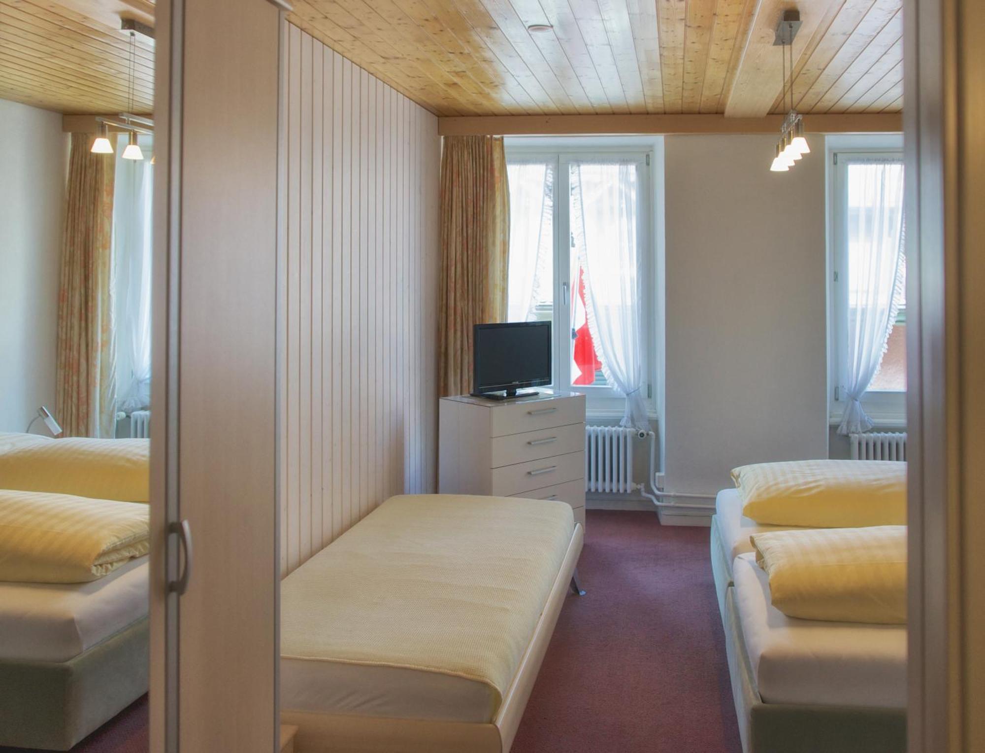 Hotel Landhaus Adler Frutigen Exterior foto